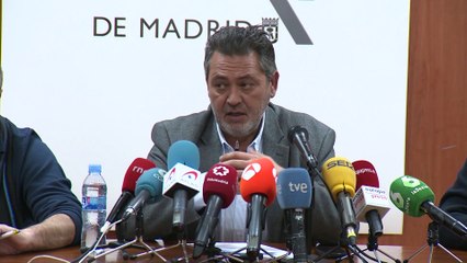 Los taxistas de Madrid planean encadenarse e iniciar una huelga de hambre en su quinto día de protestas