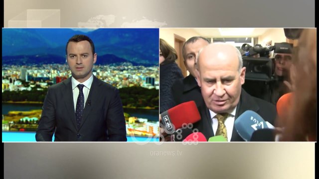 Ora News - Juridiku vijon bojkotin, rektori Mynyr Koni takon dekanin e fakultetit