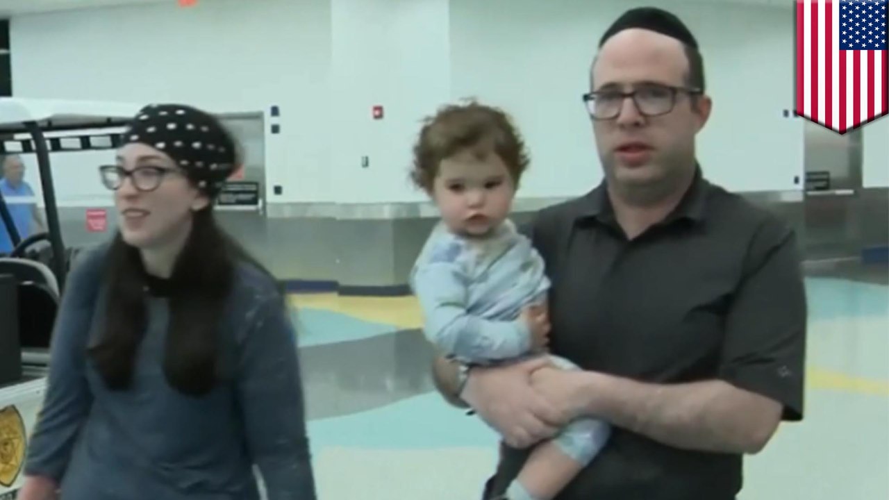 Young Jewish family kicked off plane for offensive "body odor"