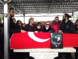 İlyas Salman, Ayşen Gruda'nın Cenaze Töreninde Tabutunun Başından Ayrılmadı