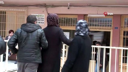 Acılı baba çocuğunun cenazesini fotoğraflarına bakarak bekledi