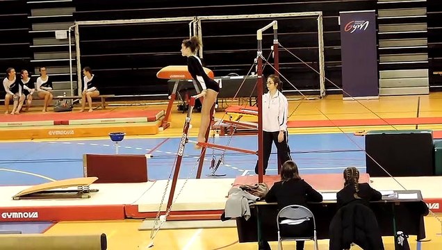 Compétition du 20/01 BARRES ASYMETRIQUE Elsa