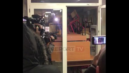 Report TV - Bllokohen auditoret nga disa studentë te Juridiku