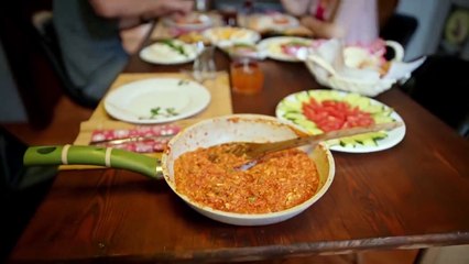 Nisan menemeni görünce dayanamadı... - Acil Aşk Aranıyor 10. Bölüm