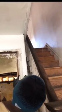 Piège dans l'escalier d'une maison de dealers, un couteau surgit si vous montez les marches !