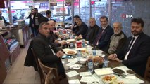 AK Parti Zeytinburnu Adayı Arısoy ilçe esnafları ile bir araya geldi