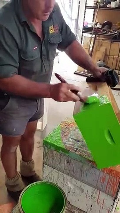 Παραφινάρισμα και βαψιμο κυψελών