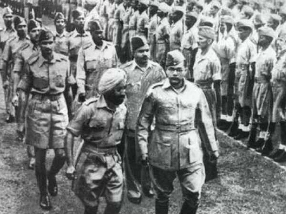 நேதாஜி ராணுவத்தின் வீரர்கள்,  குடியரசு தினவிழா அணிவகுப்பில் பங்கேற்பு