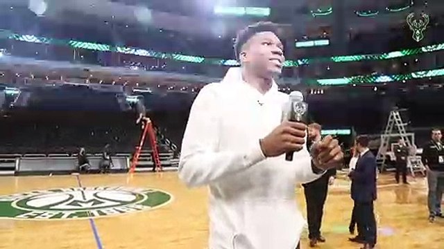 Giannis Antetokounmpo & Hundreds Of Greek Fans Sing the National Anthem In Milwaukee January 26, 2019