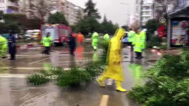 Yağış ve hortum nedeniyle zor anlar yaşanıyor - ANTALYA