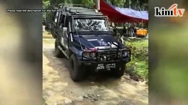 Aksi Najib pandu 4WD merentas sungai