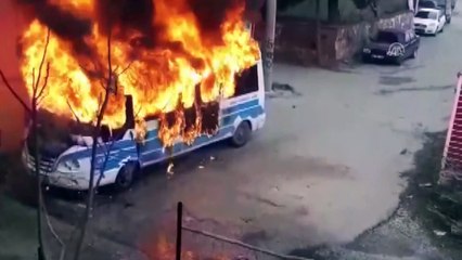 Park halindeki minibüs alev aldı - BURSA