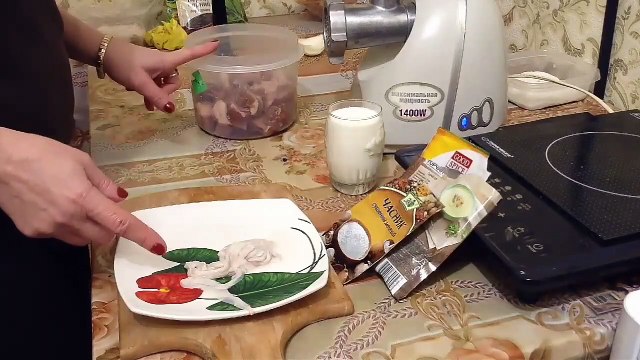 ДОМАШНЯЯ КОЛБАСА ИЗ СВИНИНЫ Самая вкусная домашняя колбаса !!! Легко и просто !!!