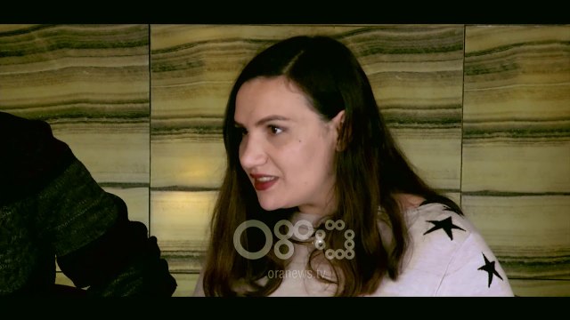 Ora News - Këtu s'ka të ardhme! , pas lindjes së fëmijës çifti vendos të ikë nga Shqipëria