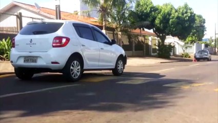 Carros batem no Bairro São Cristóvão