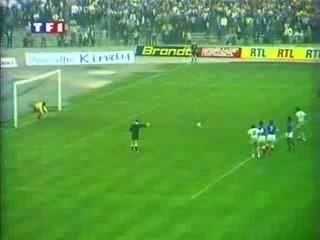 Thierry roland pète les plombs