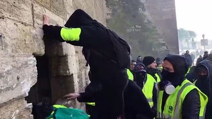 Gilets jaunes - Acte XI : les manifestants sont entrés dans l’intra-muros d'Avignon
