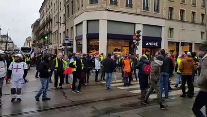Manifestation des gilets jaunes dans le calme à Nancy