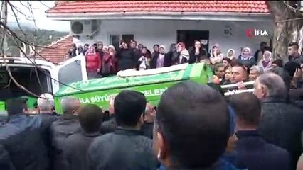 Selde hayatını kaybeden Billur öğretmen gözyaşlarıyla toprağa verildi