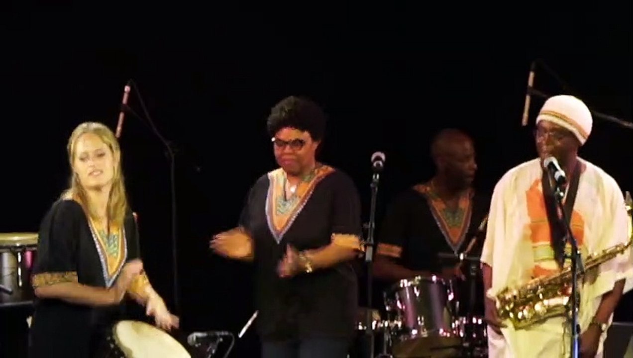 Isabelle Guidon Percussionniste - solo djembe, Jazz Band Afrobeat