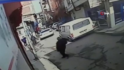 Elazığ'da silahlı saldırı kamerada: 1 yaralı