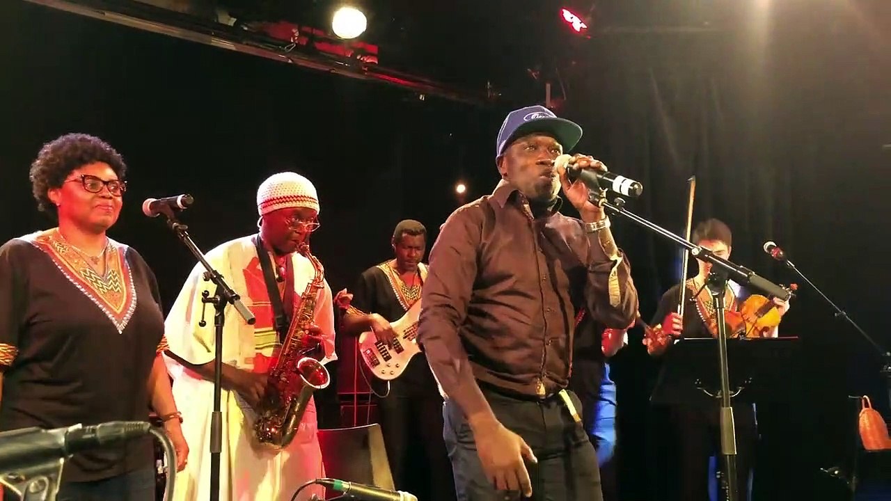 Roger Kom en live avec Kiala Nzavotunga - Jazz band Afrobeat