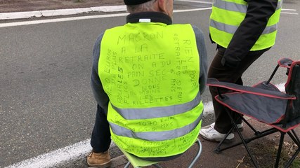 Les gilets jaunes au rond-point de la Monnerie