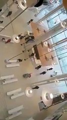 شاب مغربي يرفض تسليم نفسه في محكمة باريس 🇫🇷