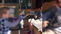 Ce papa fait une blague horrible à son jeune fils... Père indigne