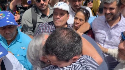 Guaidó y su madre protagonizan emotivo encuentro en medio de tensiones
