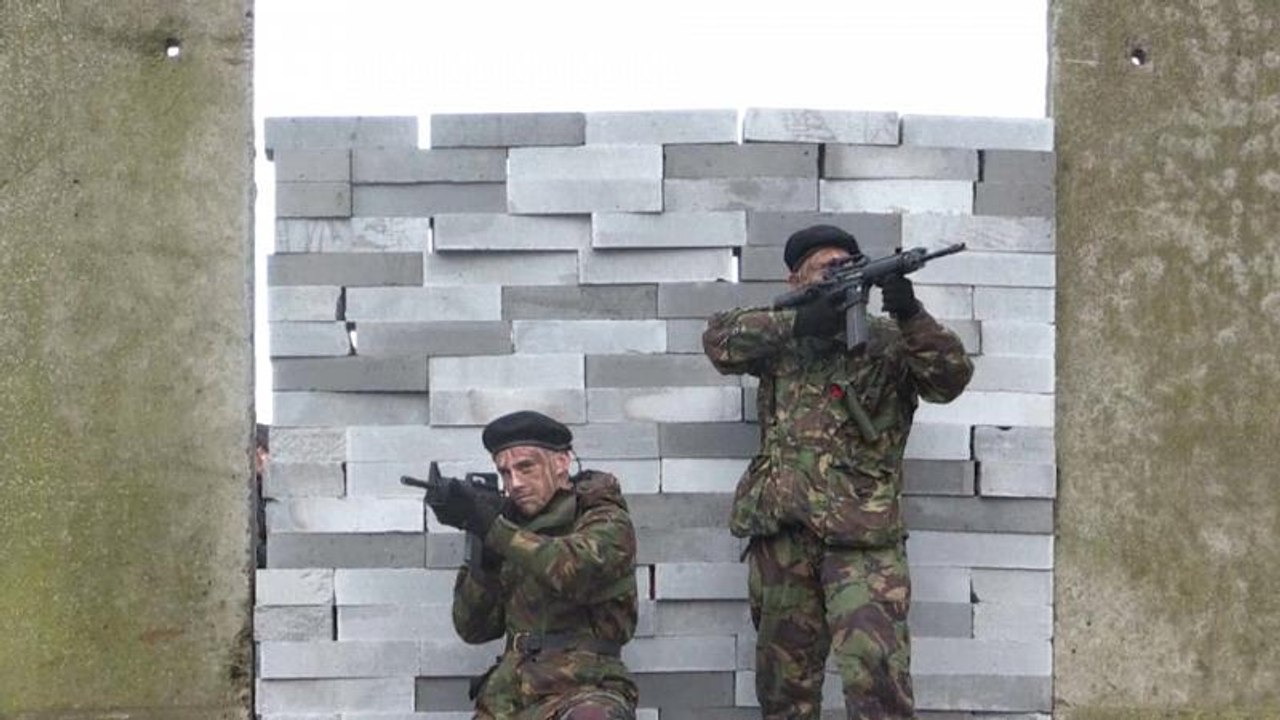 Achtung, Grenze! Iren demonstrieren auf ihre Art