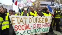 Parigi, nuovi scontri nella 'Notte dei gilet gialli'