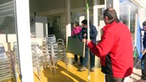 Vecinos de Villarcayo limpian el pueblo tras las inundaciones