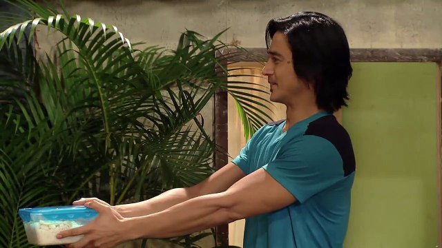 HSH Walang Kapares: Julie and JP eat breakfast together