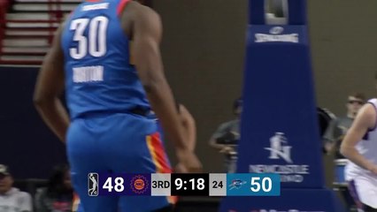 A big slam by KJ McDaniels!