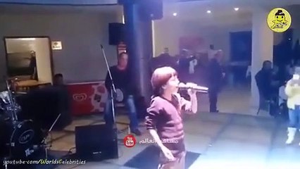 أُبي الفارس نجم ذا فويس كيدز2 أذهل الحضور في مطعم سحر الشرق