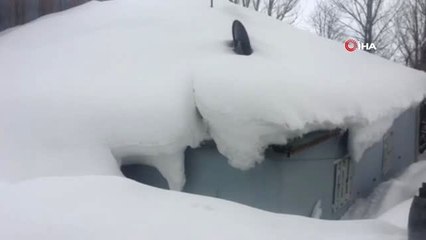 Kar Kalınlığı 2 Metreyi Buldu... Vatandaşın Karla Mücadelesi Kameraya Böyle Yansıdı