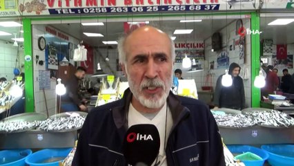 Balık tezgahlarında fiyatlar el yakıyor