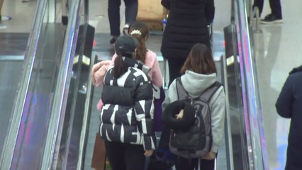 심석희, 쇼트트랙 월드컵 출전 위해 출국 / YTN