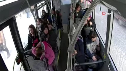 Bayılan Çocuk İçin Halk Otobüsünü Hastaneye Sürdü