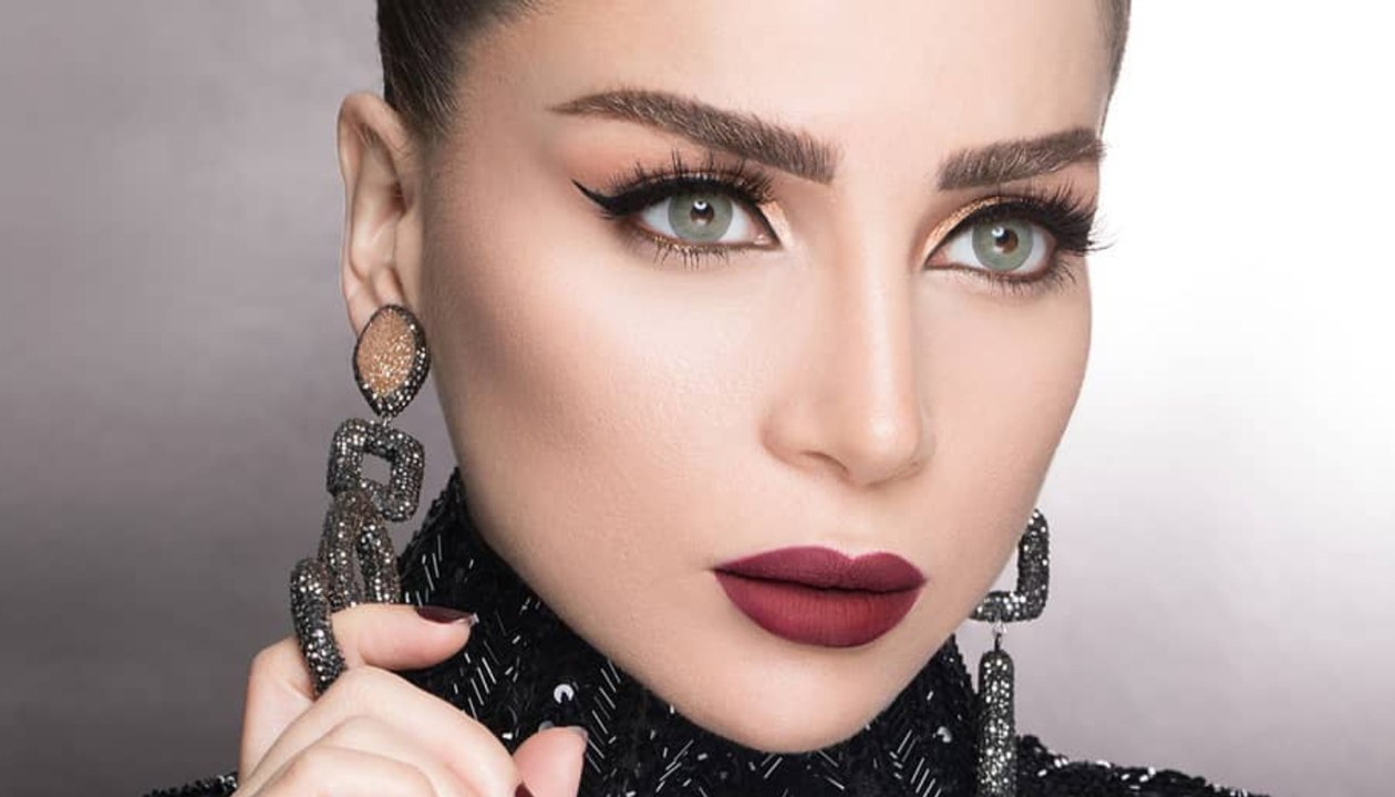 لقطات من حفل عيد ميلاد مي عز الدين ورشاقتها تخطف الأنظار