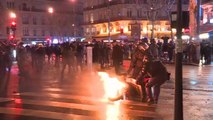 شاهد: ليل السترات الصفراء كنهارهم... مظاهرات واشتباكات وسط باريس