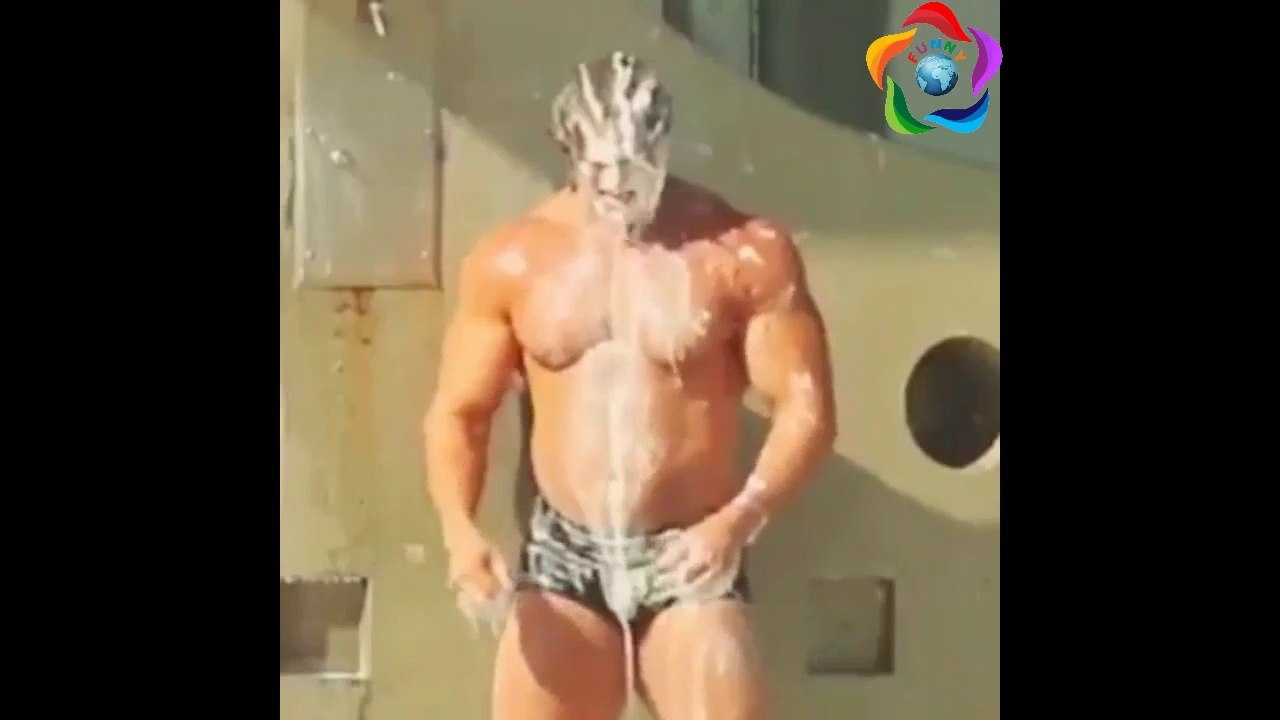 Shampoo Prank on body builder - Funniest and best Shampoo prank