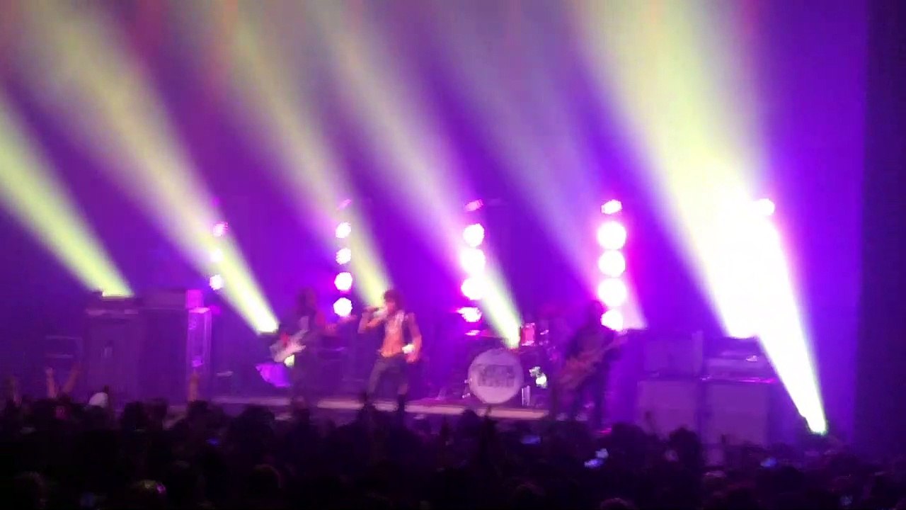 GRETA VAN FLEET - Black Smoke Rising - Live at SHINKIBA,JAPAN
