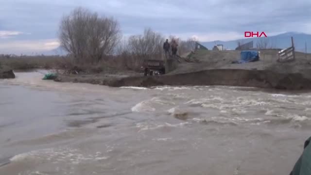 Aydın Büyük Menderes Nehri Taştı, 5 Bin Dekar Arazi Su Altında Kaldı -1