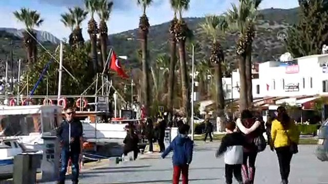 Bodrum'da vatandaşlar güneşli havanın tadını çıkardı - MUĞLA