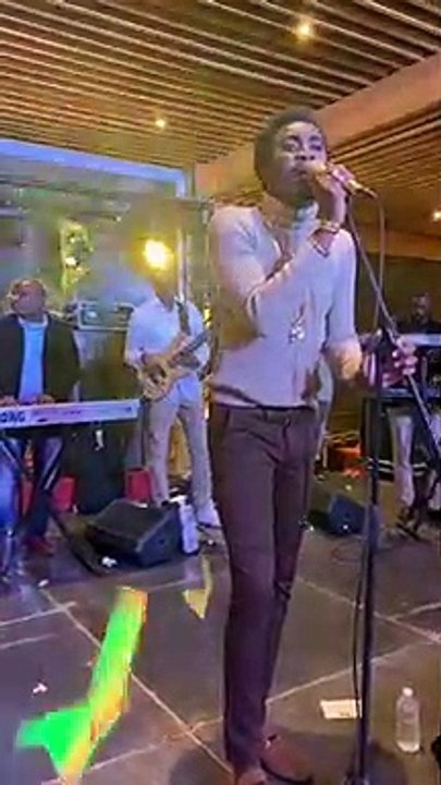 Regardez la prestation de Wally B Seck au dîner de gala de la BOA