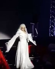 Aja falling off stage during performance