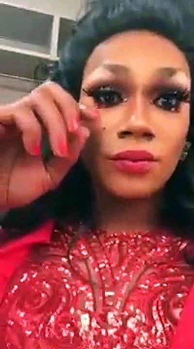 Chi Chi Devayne and Latrice Royale at a Drag Queen Christmas tour