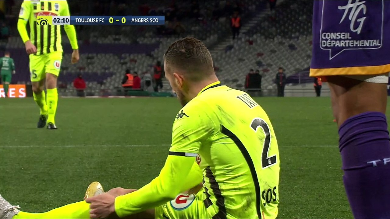 Le pénalty arrêté par Baptiste Reynet face à Angers au Stadium